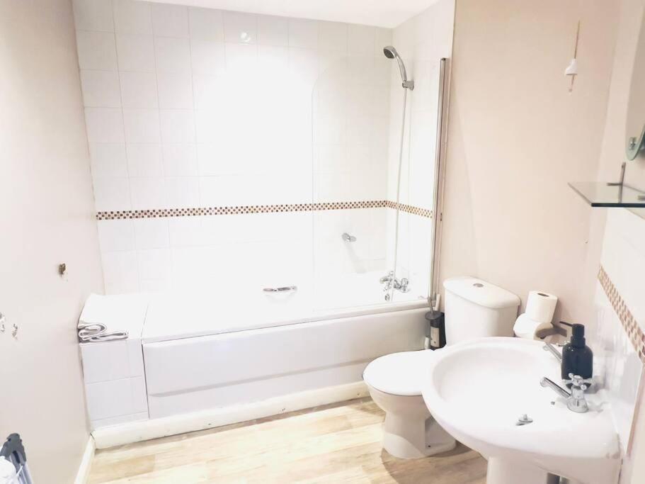 Starview Apartment 101 Колчестър Екстериор снимка